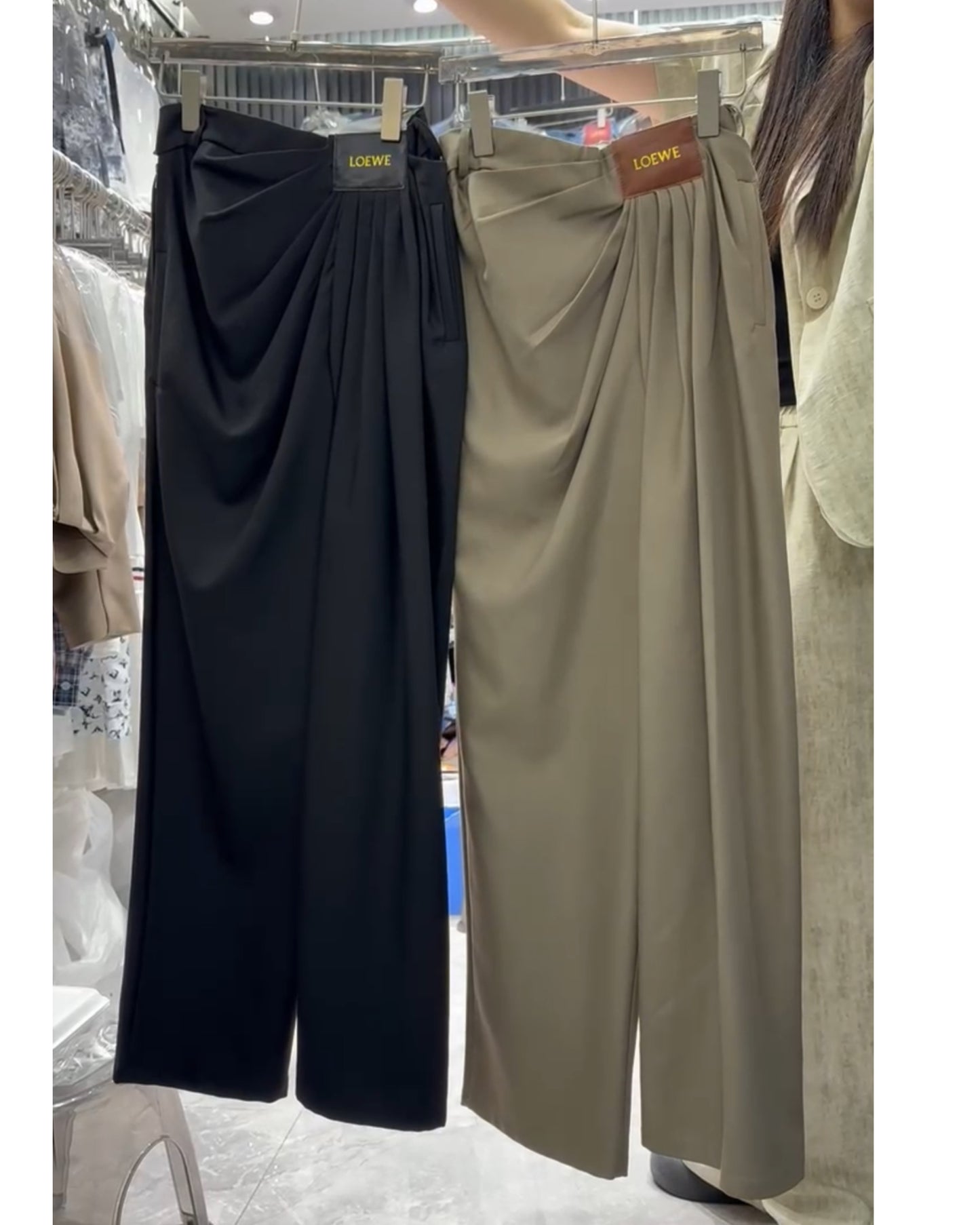 Loewee Pants
