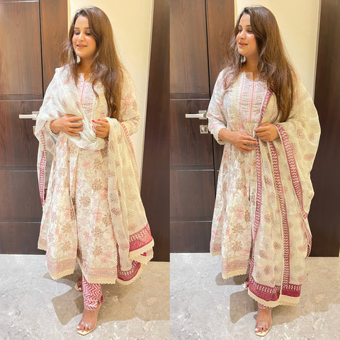 Pink lacework floral suit